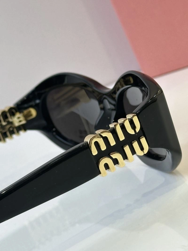 Tailored Miu Miu Sunglasses 281683