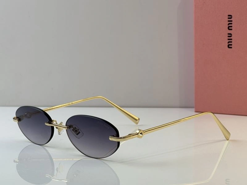 WellDesigned Miu Miu Sunglasses 281681