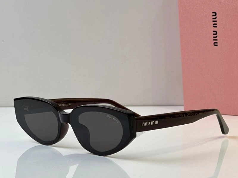 Miu Miu Sunglasses Sleek 281677