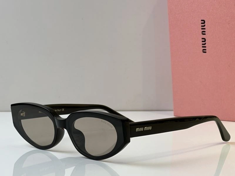 Miu Miu Sunglasses Sleek 281677