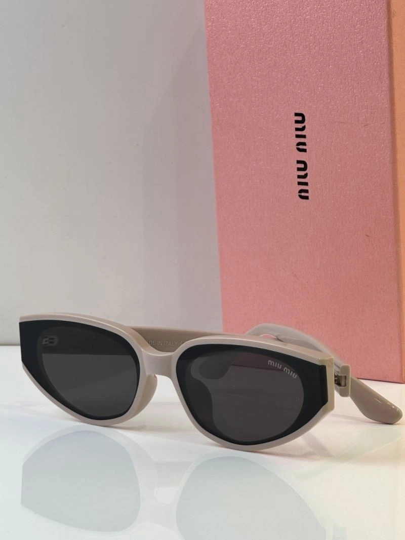 Miu Miu Sunglasses Sleek 281677