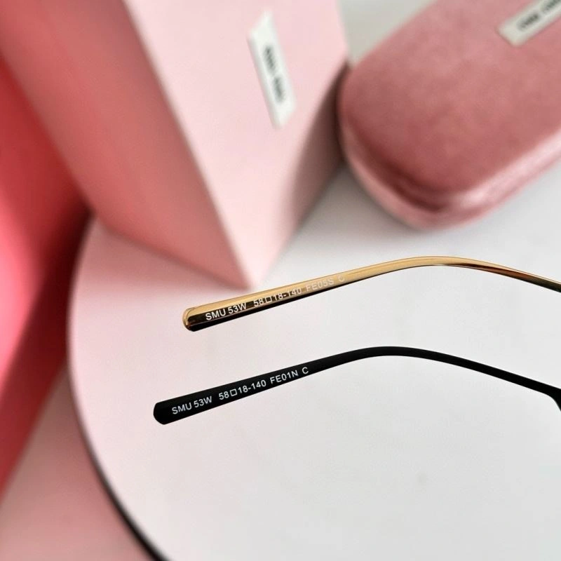 Sustainable Miu Miu Sunglasses 281666