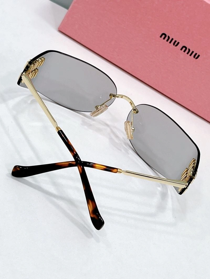 RelaxedFit Miu Miu Sunglasses 281657