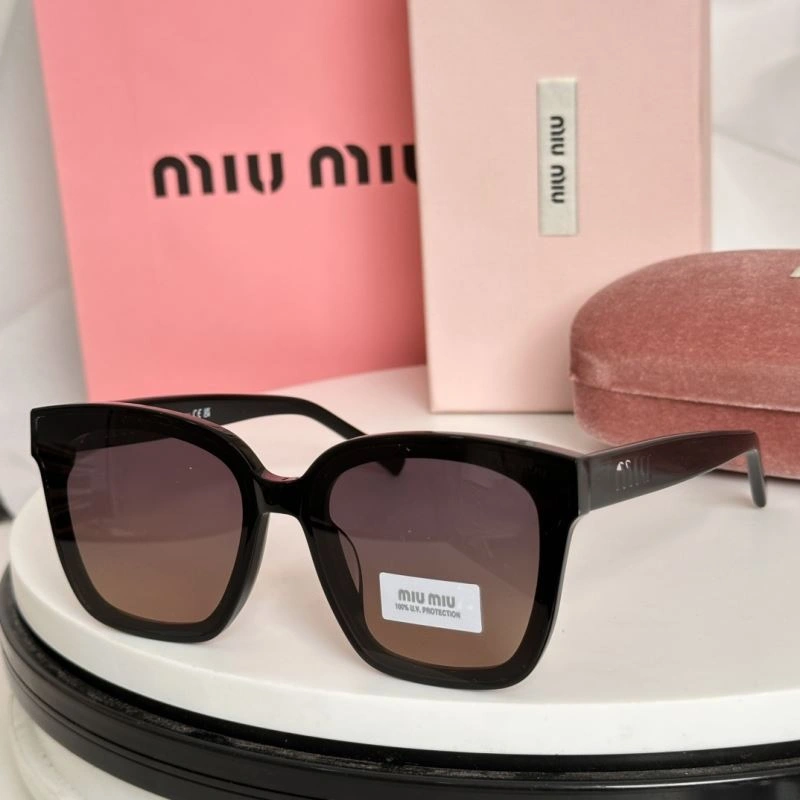 StreetReady Miu Miu Sunglasses 281667