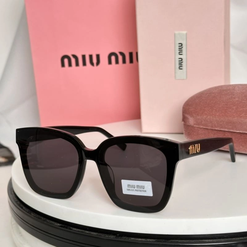 StreetReady Miu Miu Sunglasses 281667