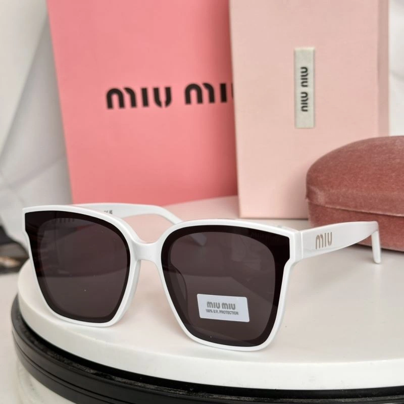 StreetReady Miu Miu Sunglasses 281667