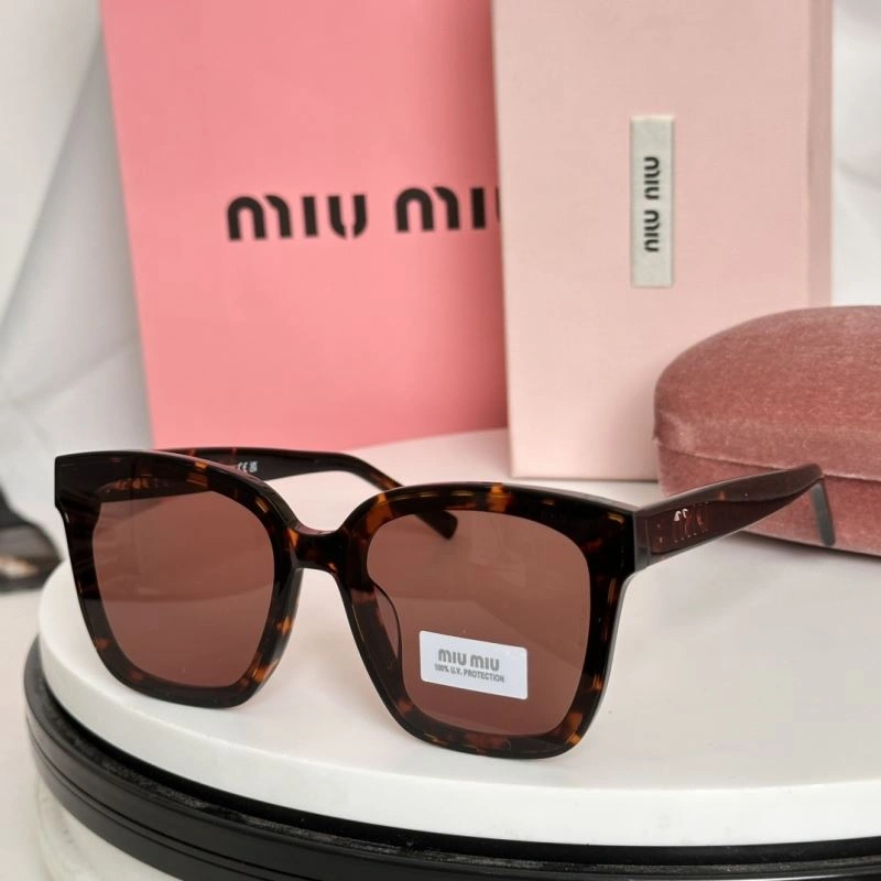 StreetReady Miu Miu Sunglasses 281667
