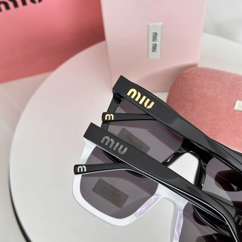 StreetReady Miu Miu Sunglasses 281667