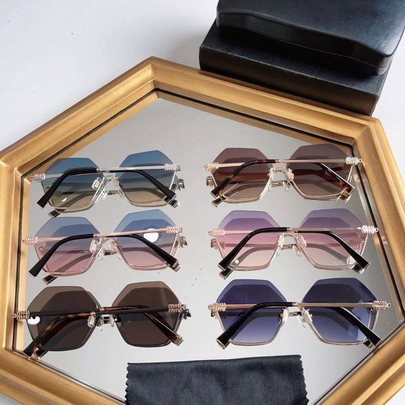 Miu Miu Sunglasses Fashionable 281648