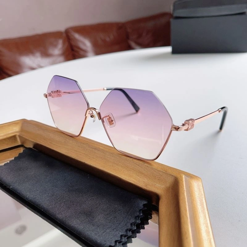 Miu Miu Sunglasses Fashionable 281648
