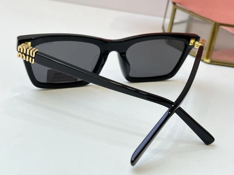 Miu Miu Sunglasses Durable 281642