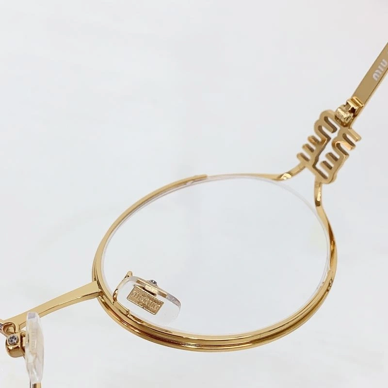 Sophisticated Miu Miu Sunglasses 281645