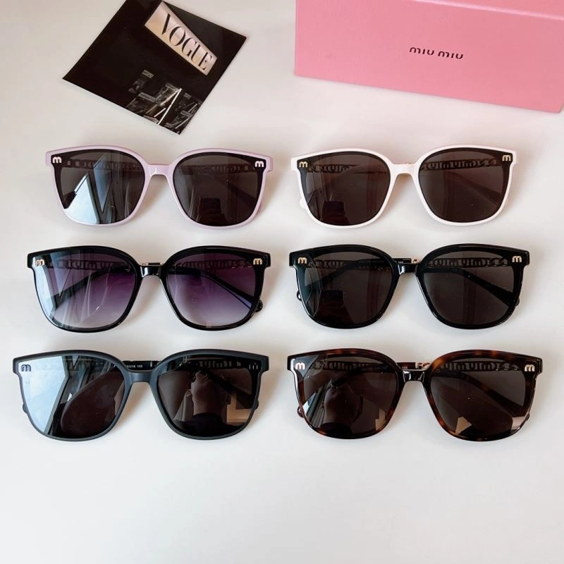 Miu Miu Sunglasses Lightweight 281649