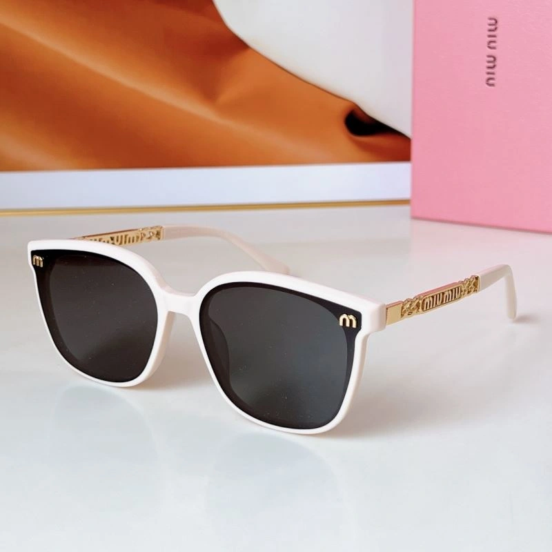 Miu Miu Sunglasses Lightweight 281649