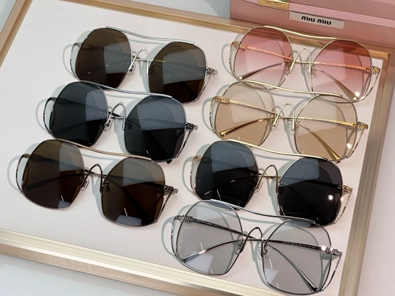 Miu Miu Sunglasses Vibrant 281643