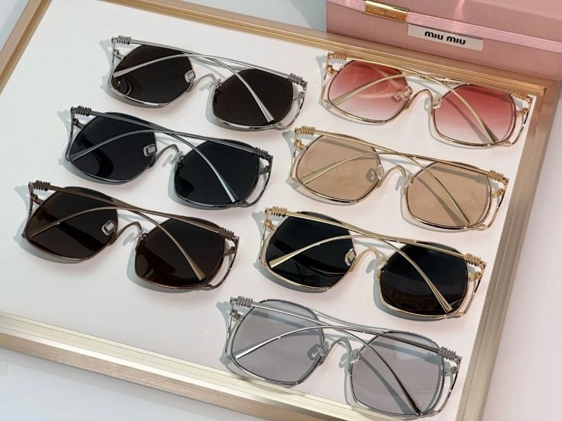 Miu Miu Sunglasses Vibrant 281643