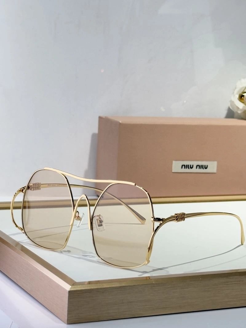 Miu Miu Sunglasses Vibrant 281643