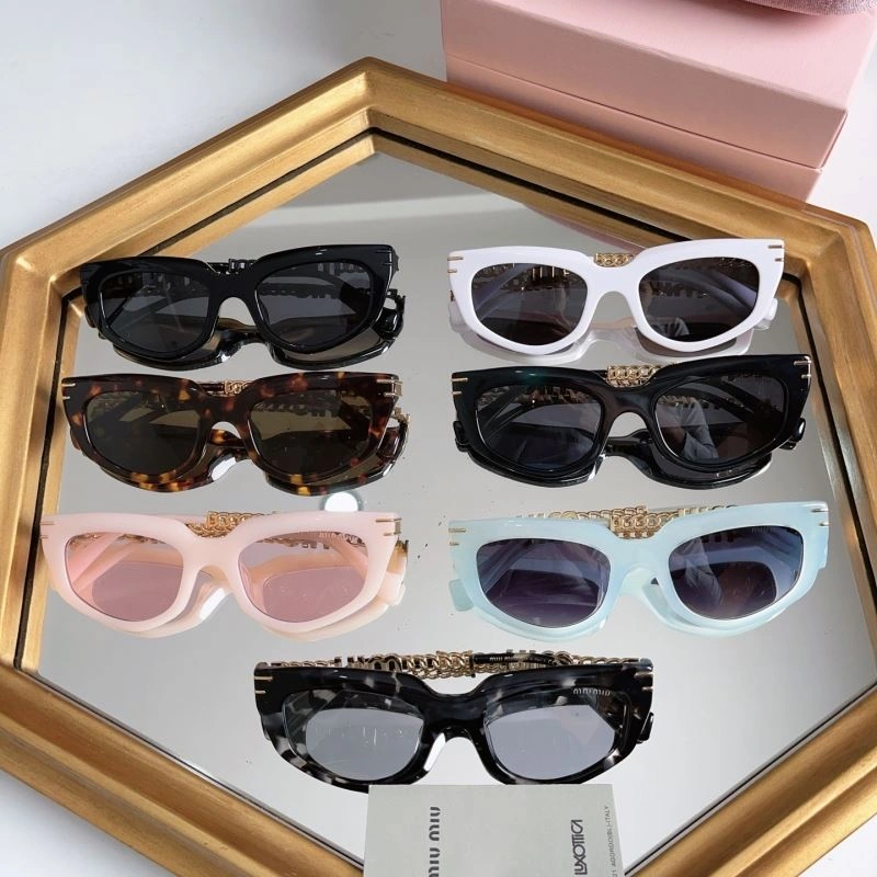 Miu Miu Sunglasses Lightweight 281637