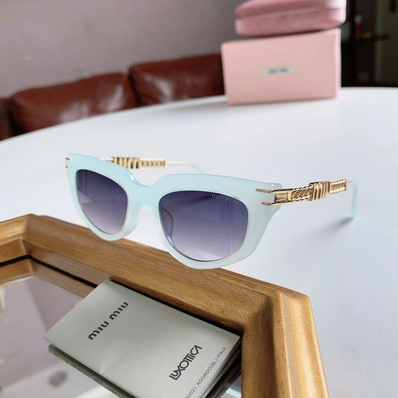 Miu Miu Sunglasses Lightweight 281637