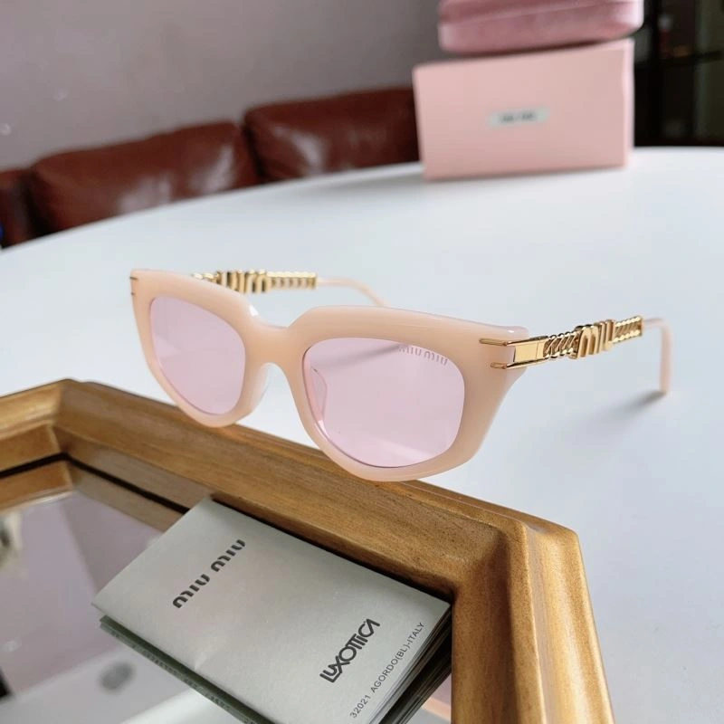 Miu Miu Sunglasses Lightweight 281637