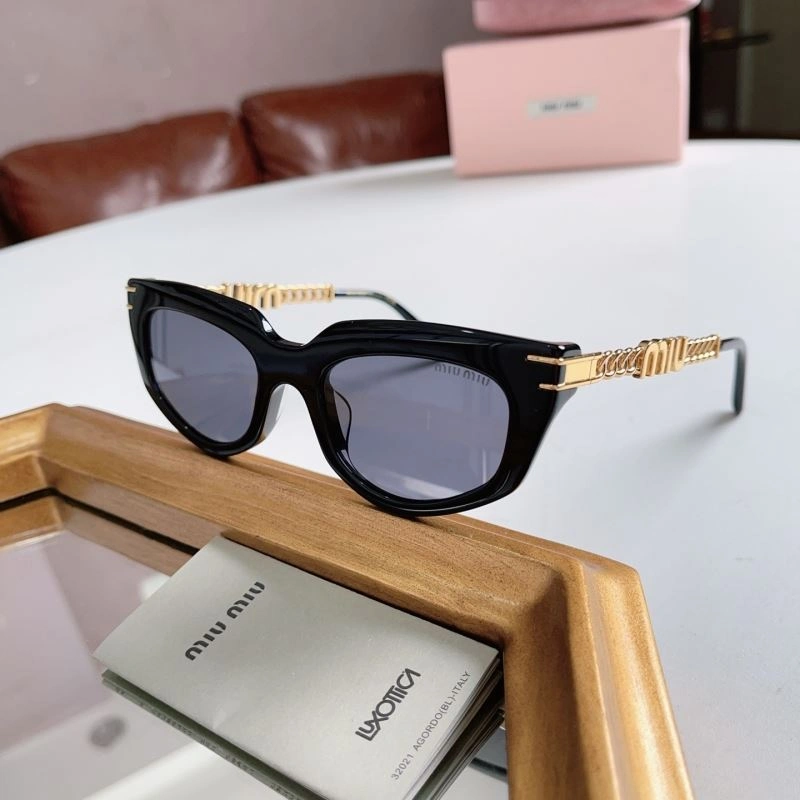 Miu Miu Sunglasses Lightweight 281637