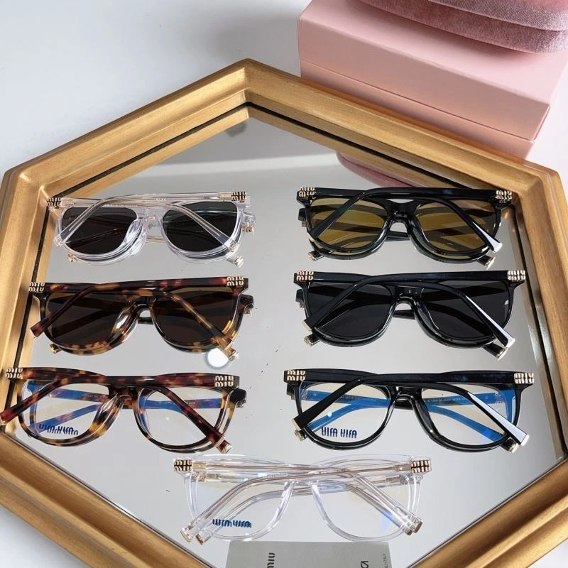 Minimalist Miu Miu Sunglasses 281634
