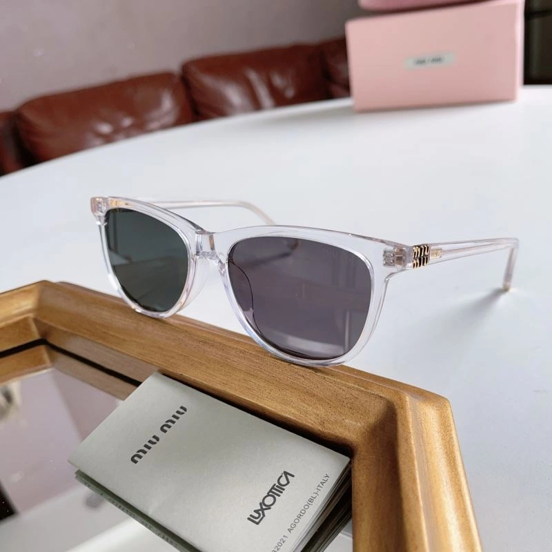 Minimalist Miu Miu Sunglasses 281634
