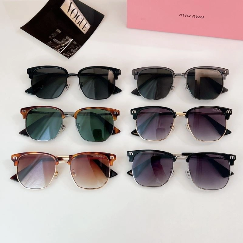 Compact Miu Miu Sunglasses 281623