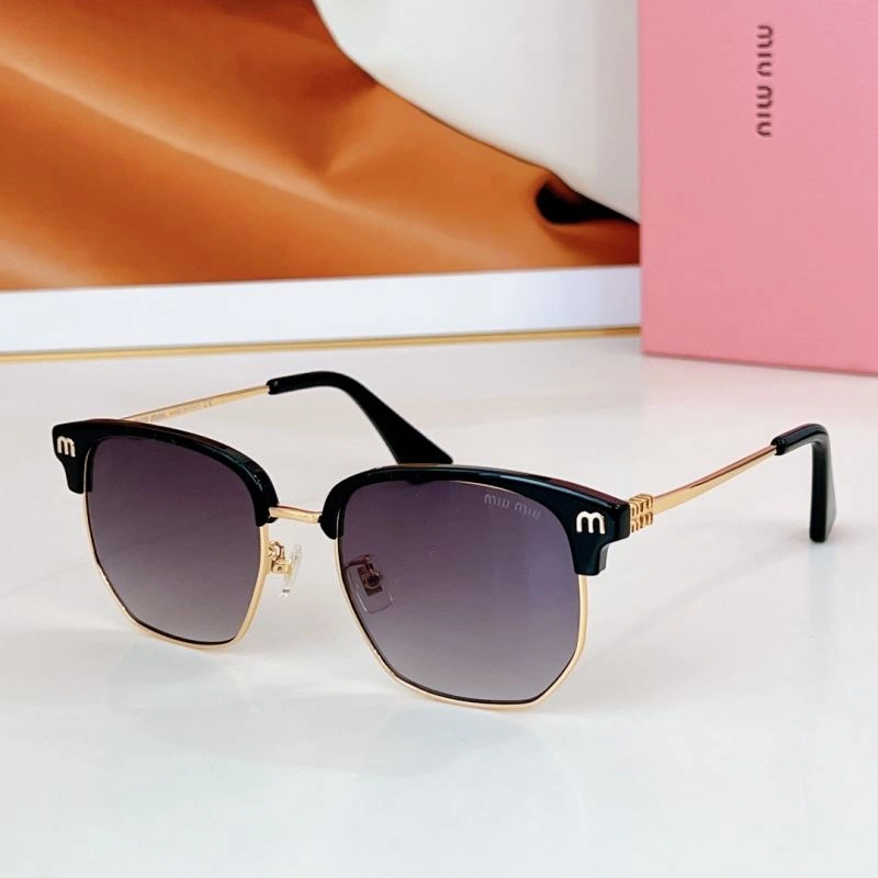 Compact Miu Miu Sunglasses 281623