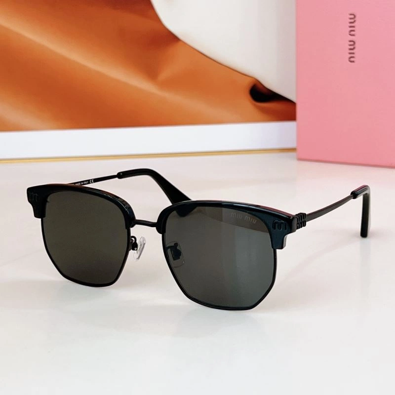 Compact Miu Miu Sunglasses 281623