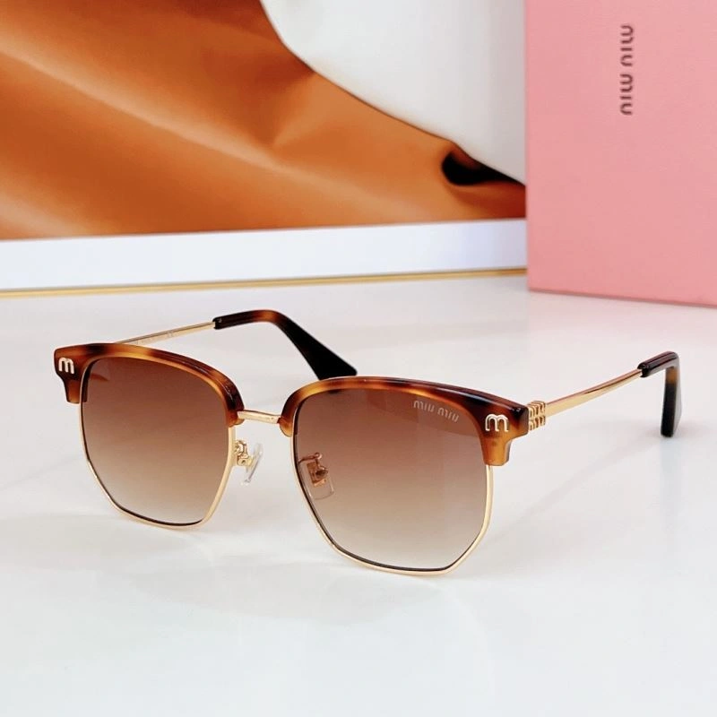 Compact Miu Miu Sunglasses 281623