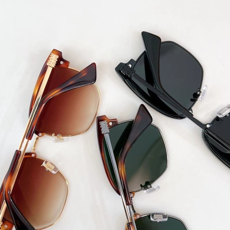 Compact Miu Miu Sunglasses 281623