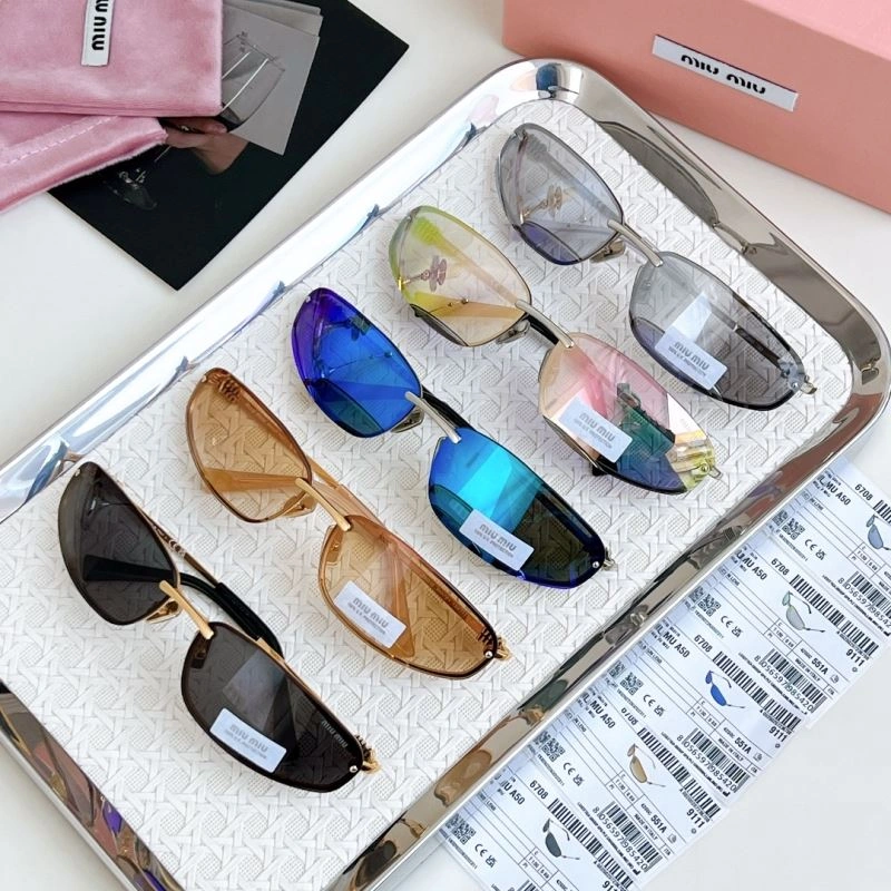 RelaxedFit Miu Miu Sunglasses 281610