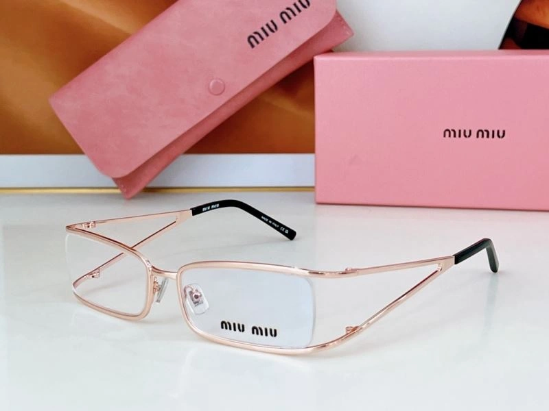 Refined Miu Miu Sunglasses 281625