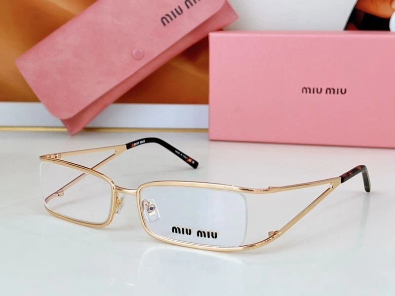 Refined Miu Miu Sunglasses 281625