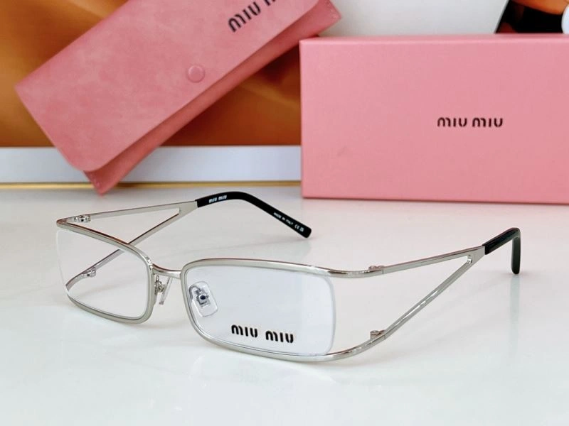 Refined Miu Miu Sunglasses 281625