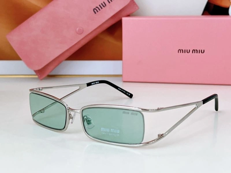 Refined Miu Miu Sunglasses 281625