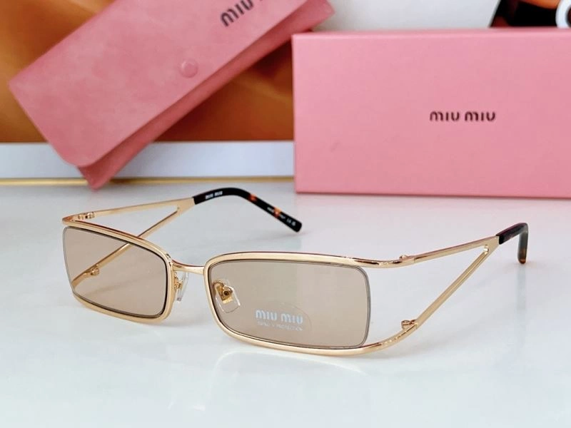Refined Miu Miu Sunglasses 281625