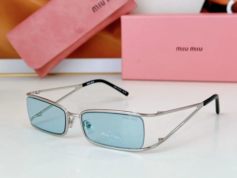 Refined Miu Miu Sunglasses 281625