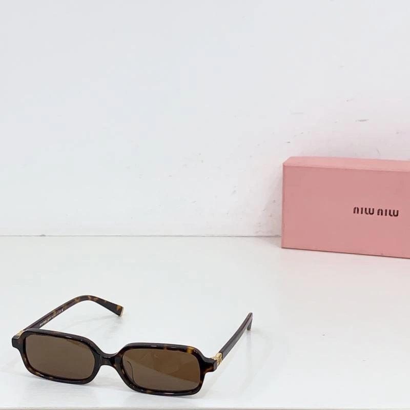Miu Miu Sunglasses Versatile 281564