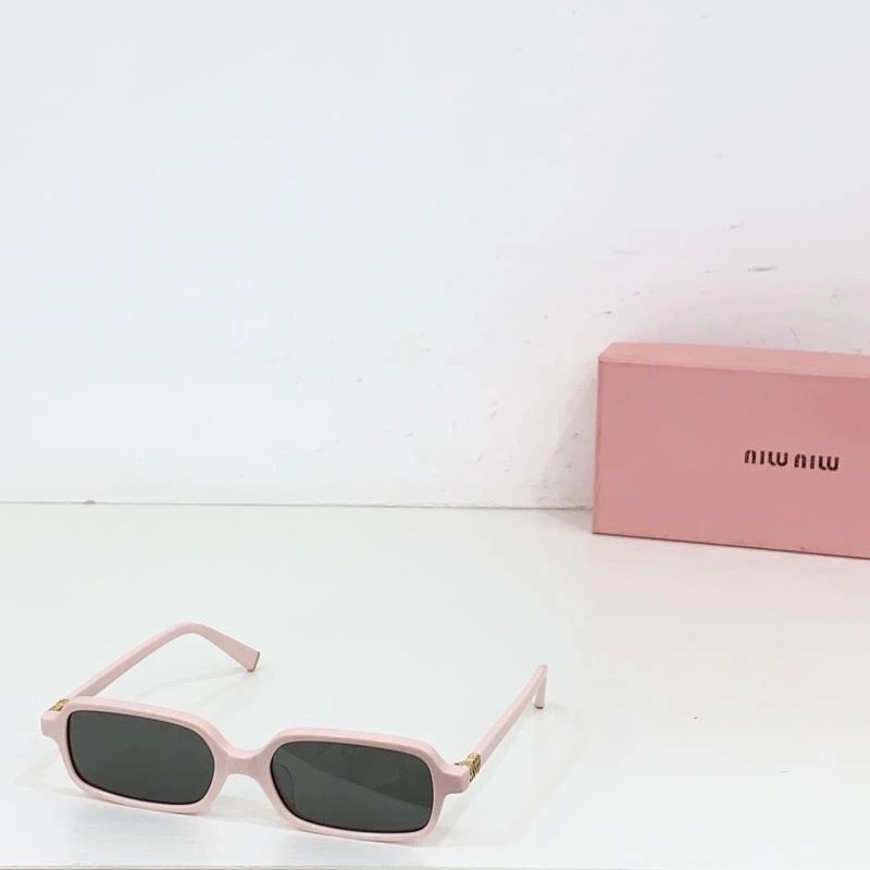 Miu Miu Sunglasses Versatile 281564