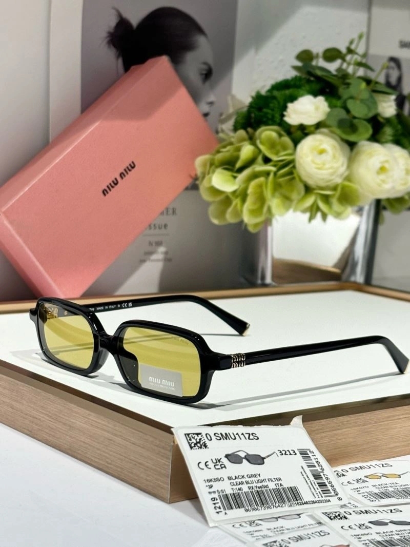 Miu Miu Sunglasses WellDesigned 281578