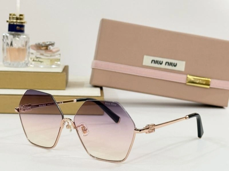 WrinkleFree Miu Miu Sunglasses 281579