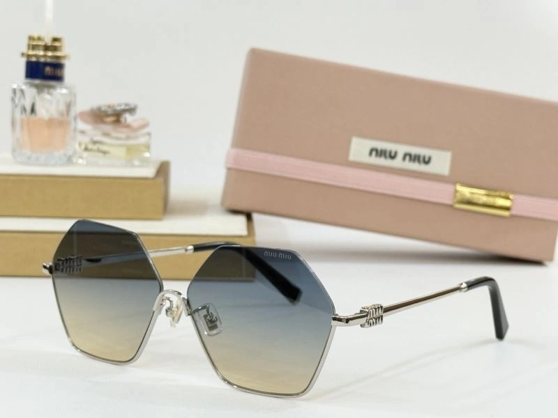 WrinkleFree Miu Miu Sunglasses 281579