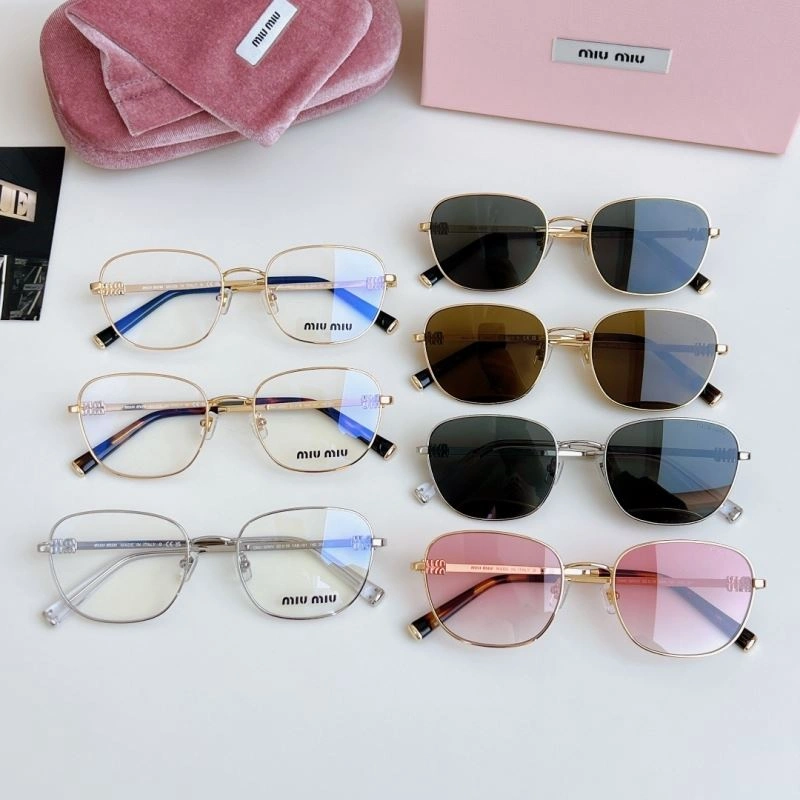 Lightweight Miu Miu Sunglasses 281575