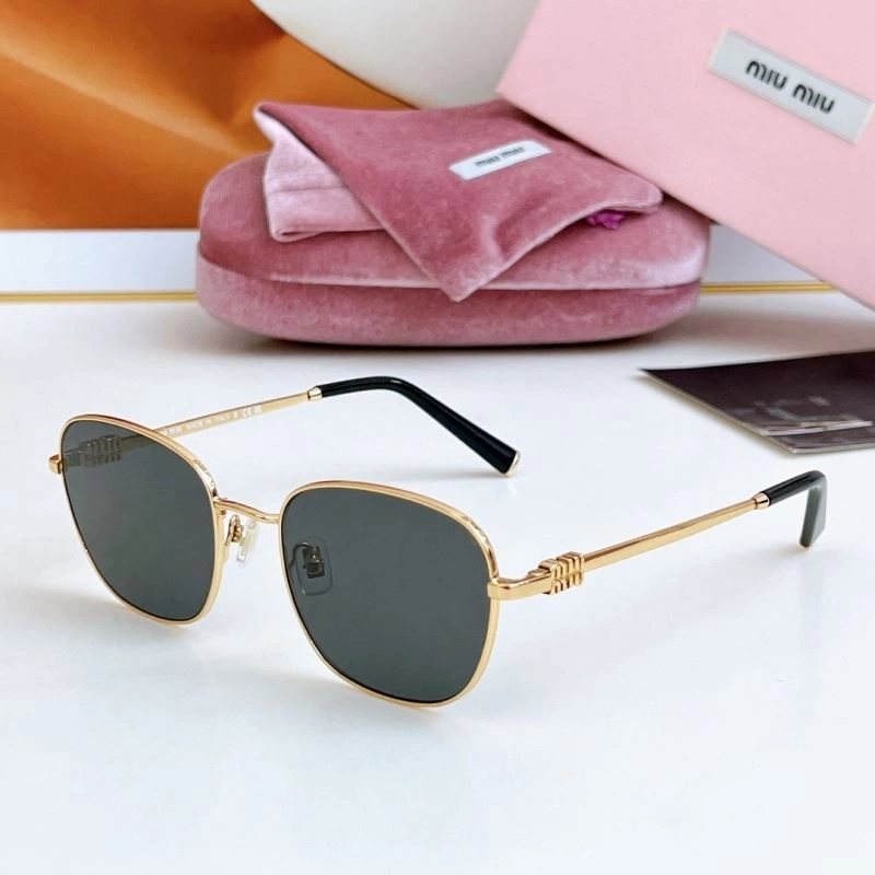 Lightweight Miu Miu Sunglasses 281575