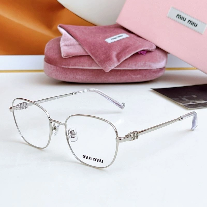 Lightweight Miu Miu Sunglasses 281575