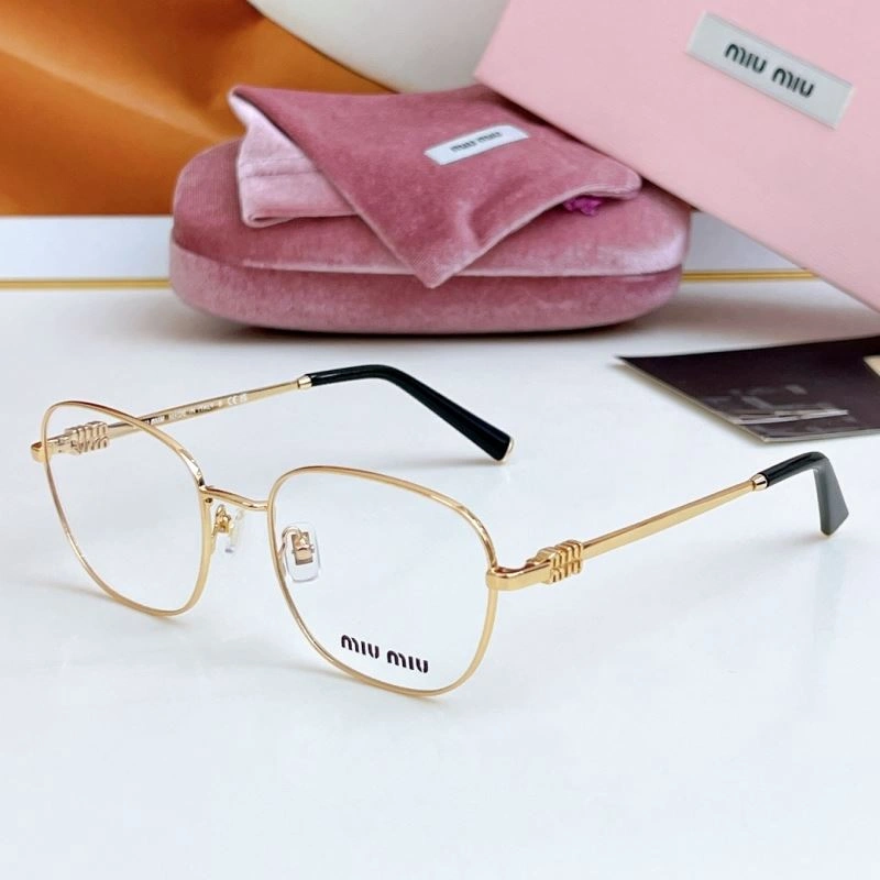 Lightweight Miu Miu Sunglasses 281575