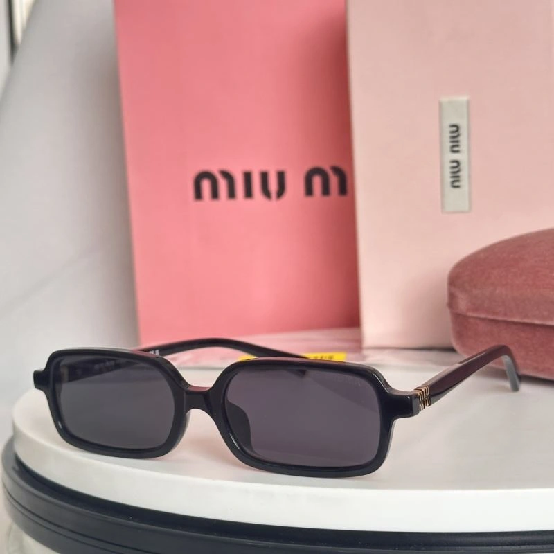 Miu Miu Sunglasses MoistureWicking 281572