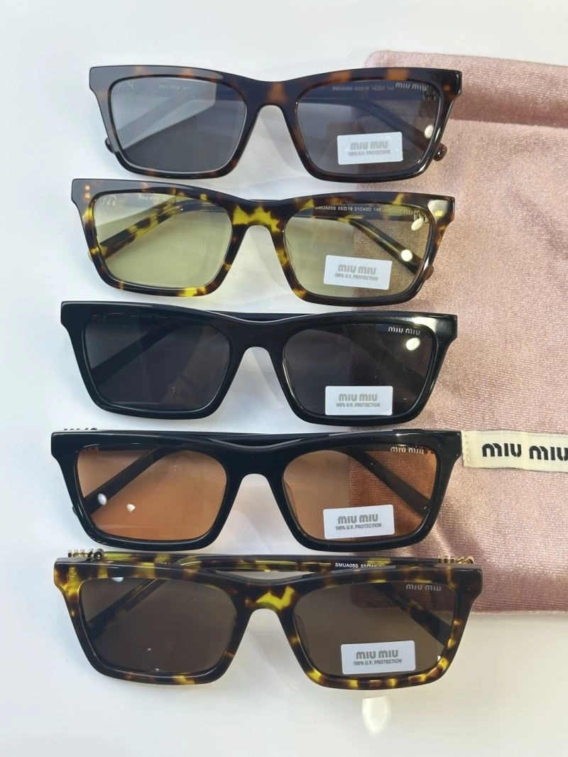 Miu Miu Sunglasses Functional 281569